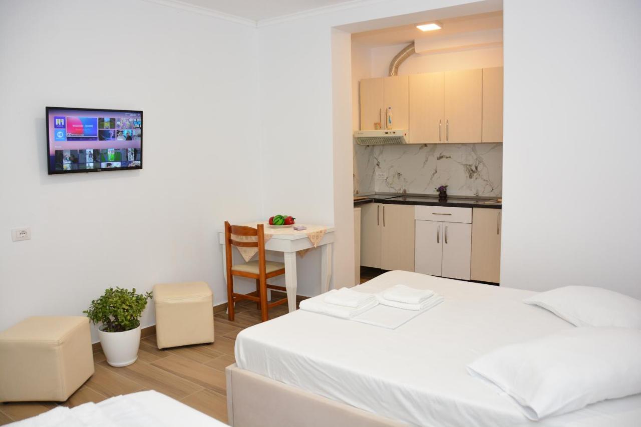 Mico'S Apartments Vlore Exterior photo