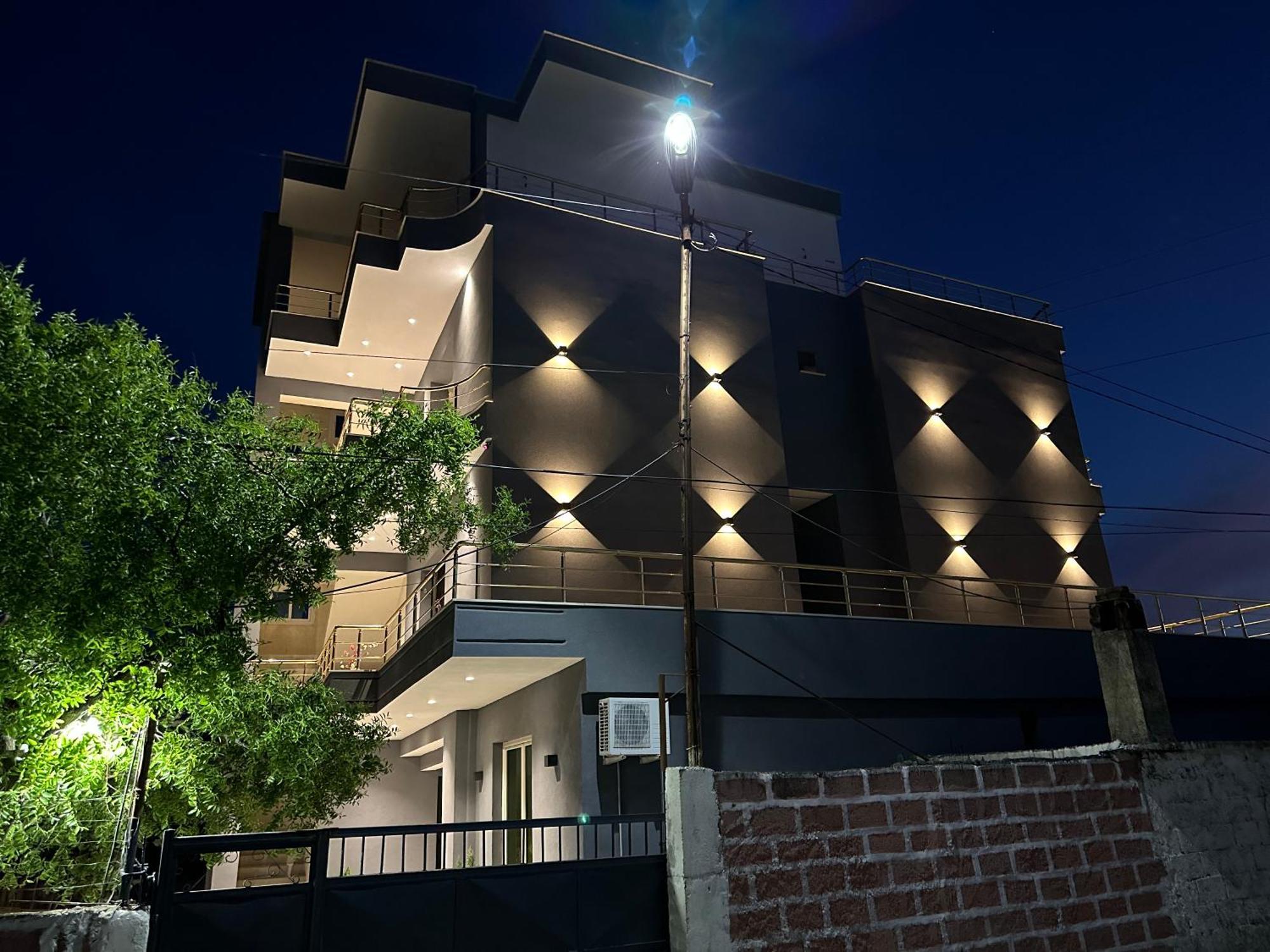 Mico'S Apartments Vlore Exterior photo