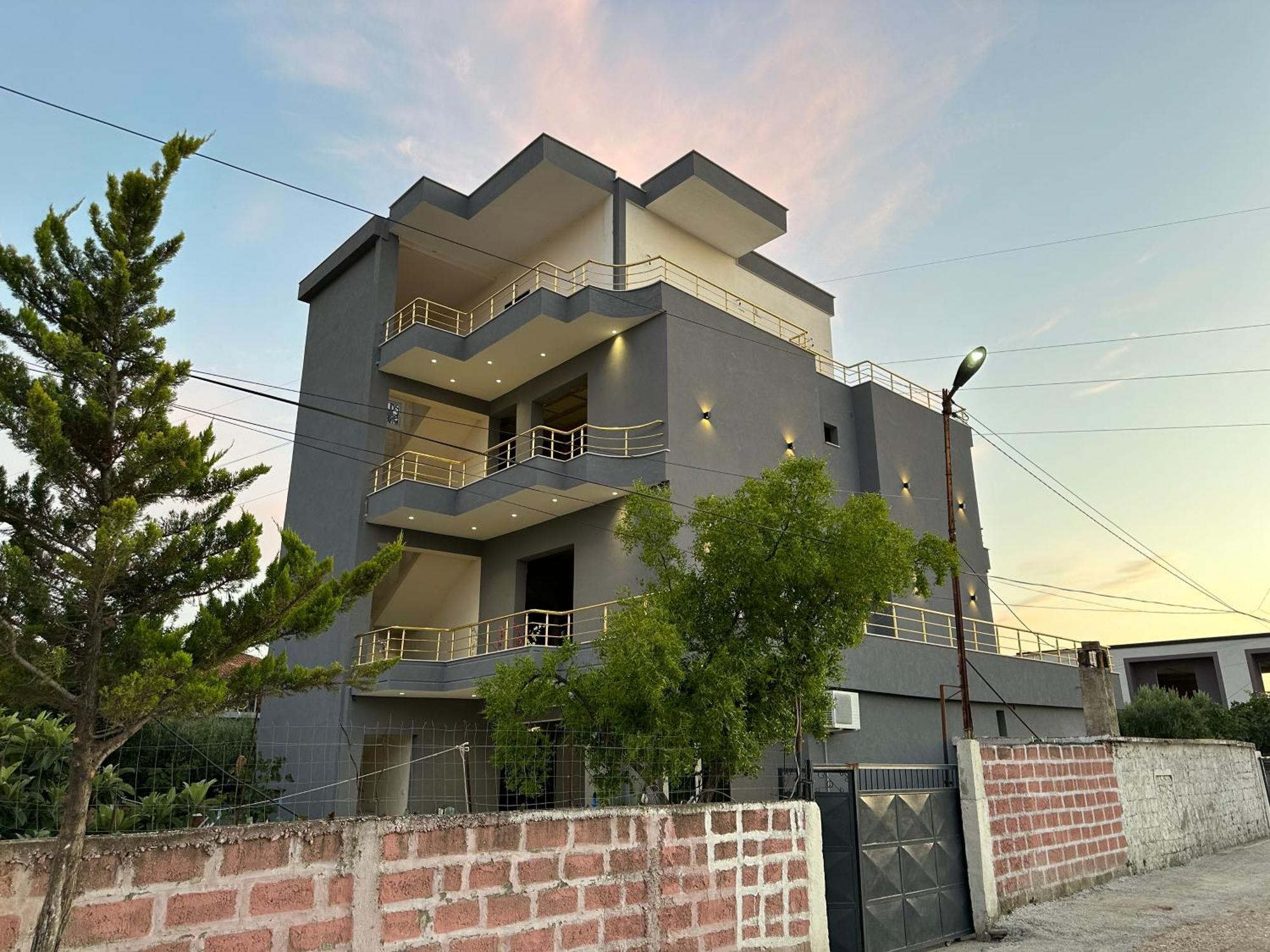 Mico'S Apartments Vlore Exterior photo